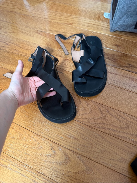 Madewell Shoes - Madewell Black Leather Crisscross Strap Sandals